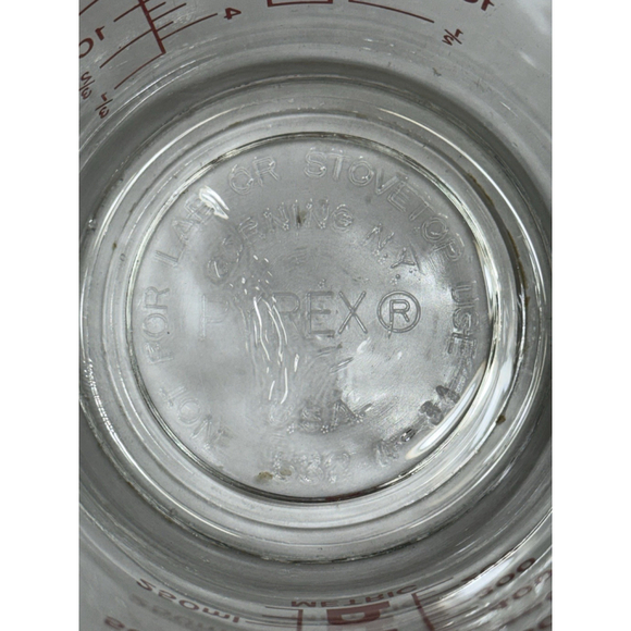 Vintage PYREX Glass Liquid 1 Quart 4 Cup Measuring Red Lettering "D" Handle USA - Picture 8 of 10
